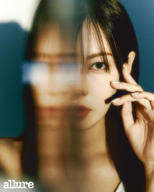 Kim So-yeon Instagram - #얼루어 💙
