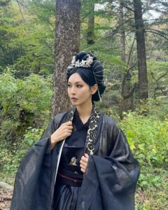 Kim So-yeon Instagram - #구미호뎐1938 🦉🦉🦉