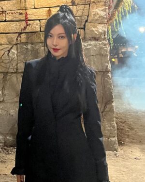Kim So-yeon Instagram - #구미호뎐1938  행복한🦉