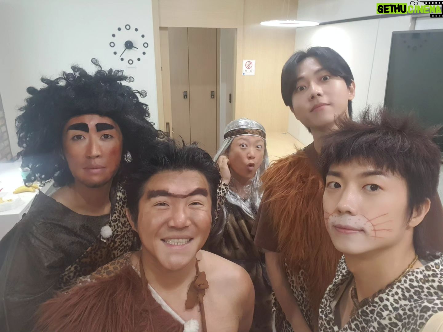 Kim Sook Instagram - 홍김동전!! 예전 개콘할때 보다 분장을 더 한다..오늘의 분장왕은??