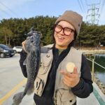 Kim Sook Instagram - 아....이러면 안되는데...손맛을 봐버렸어.. 기분좋아 낚싯대 하나 샀어^^ 나 이해 할수 있지??