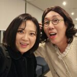 Kim Sook Instagram - 참 ~~ 반가워~~ 그런 사람있죠?? 만나면 반가운 사람!! 굳이 따로 보지 않아도 멀리서 응원하게 되는.... 아니 멀리서 응원하면 더 좋은...아..말로 표현이 안되잖아..뭔말인지 알죠??