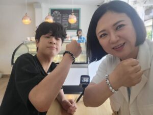 Kim Sook Instagram - 동원이와의 추억이 많이 생겼네요~
정이 유독 많았던 스리랑카 사람들!!! 언젠가는 또 갈수 있겠죠??? #지구탐구생활 @dongwon_15 동원이 고생많았어^^