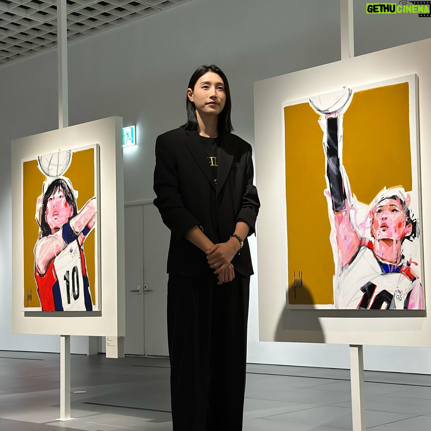 Kim Yeon-koung Instagram - Thank you for the portrait. It is an honor to be part of the exhibition π¨π»βπ¨π¨ #davidjamin #λ€λΉλμλ§Ή