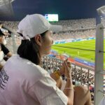 Kim Yeon-koung Instagram - 쿠팡플레이 초대해주셔서 감사합니다 💚⚽️ #coupangplay #tottenham #sevilla