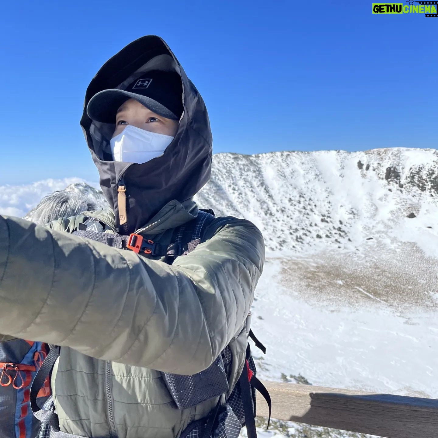 Kim Yeon-koung Instagram - The most splendid scenery ever 😎 #hallasanmountain #expedition