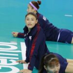Kim Yeon-koung Instagram - 이길때도 질때도 우리는 함께 싸웠습니다. 비록 부족한 리더 지만 끝까지 잘 따라와 준 언니들 그리고 친구 동생 모든 분들한테 감사합니다. 이 대회를 위해 얼마나 많이 고생하고 준비한걸 알기에 마음이 더 아픕니다. 내가 더 잘했으면 더 잘 이끌었다면 더 좋은 결과가 있지 않았을까 하고 자책해 보지만 결과를 바꿀수는 없습니다. 우리는 또 다음을 위해 노력하고 성장해 나가겠습니다. 많이 응원해주신 모든 분들께 감사하고, 죄송합니다! 더 강한 팀으로 선수로 성장하겠습니다. #올림픽예선전