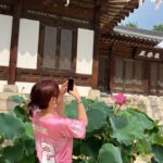 Kim Yong-ji Instagram - 길상사 산책 뒷모습매니아