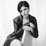 Kim Yong-ji Instagram – 🖤

@behindtheblinds