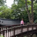 Kim Yong-ji Instagram - 길상사 산책 뒷모습매니아