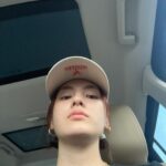 Kim Yong-ji Instagram - 쑥스러워가 셀피는 차에서만 가능 친구들 학연 마라케시 영욱이 가족회의 고성 끝🏝️