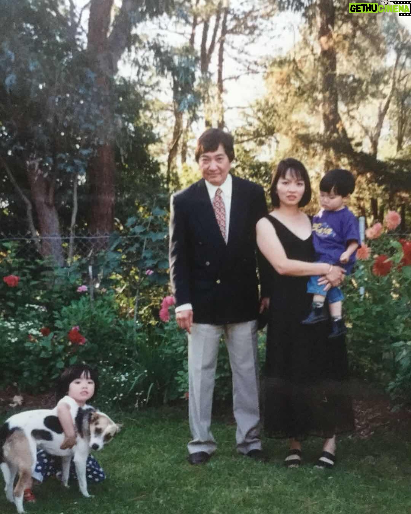 Kimberley Chen - 18.6K Likes - 終於等不及的30歲🫶🏻
滿滿的幸福,幸運能在這邊活這30年💫
希望可以繼續帶著火爆的心進入接下來這段日子
在這條路上成為自己人的夥伴們我愛你們
1994年的寶貝們衝!