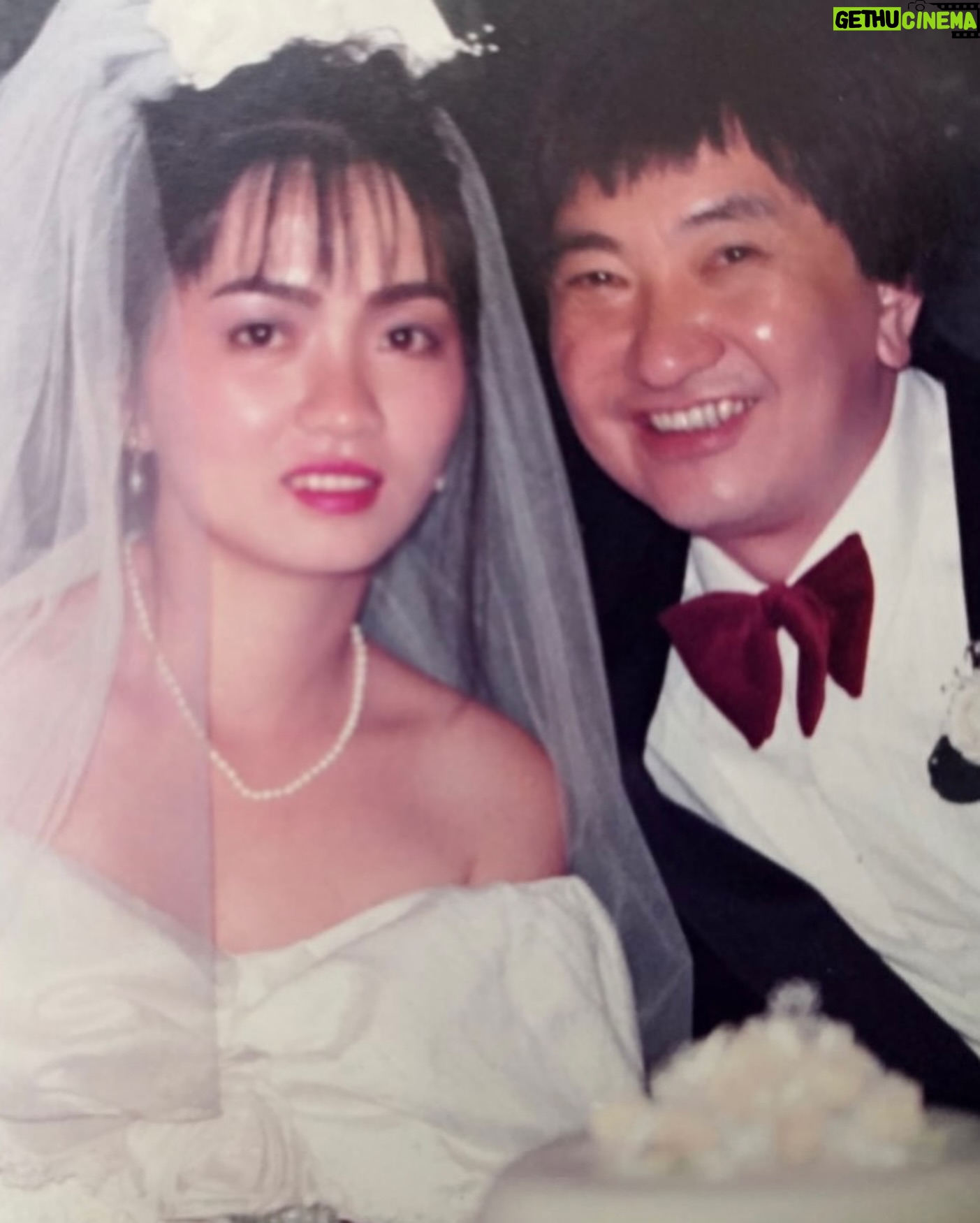 Kimberley Chen - 18.6K Likes - 終於等不及的30歲🫶🏻
滿滿的幸福,幸運能在這邊活這30年💫
希望可以繼續帶著火爆的心進入接下來這段日子
在這條路上成為自己人的夥伴們我愛你們
1994年的寶貝們衝!