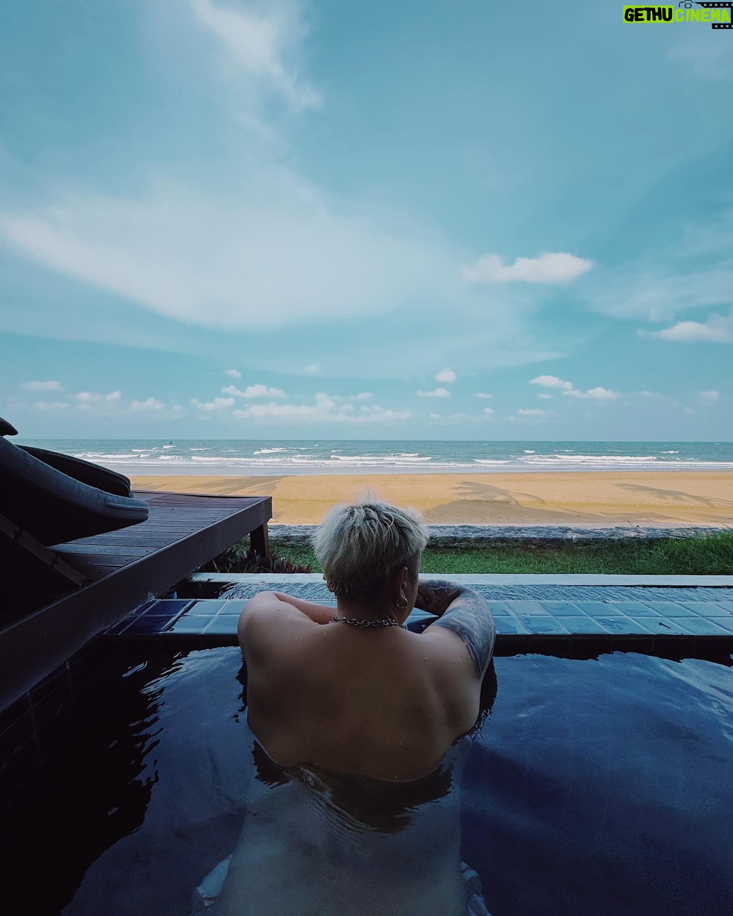 Kimberley Chen - 27.5K Likes - very long overdue 🌞
沒有期限的幸福 💫
