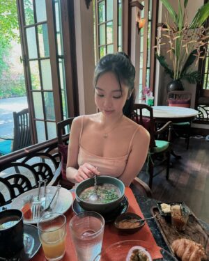 Kimberley Chen Instagram - Appreciation post to the amazing vegan food and the amazing people that made the food and whatever we encountered on our getaway from crazy ☺️

感謝所有的發生，因為這樣才更珍惜簡單的幸福 🩵 也讓我提升我的eq 🦋✨💕🙏🏻

there will be a part 2