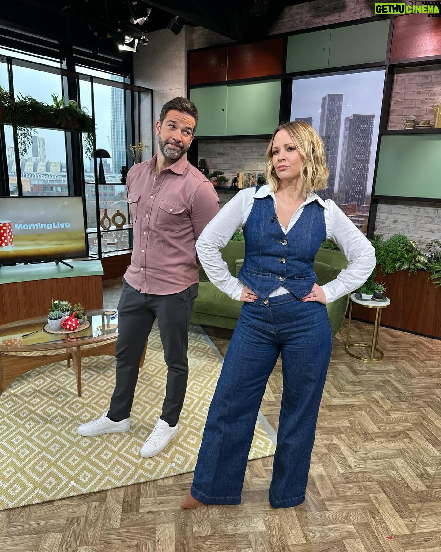 Kimberley Walsh Instagram - Last @bbcmorninglive for a little while as I have some business to attend to π€πͺ©π΅π―ββοΈ What a fab series so far and always love sharing the studio with so many incredible women (and Geth) π Happy International Womenβs Day π©·
