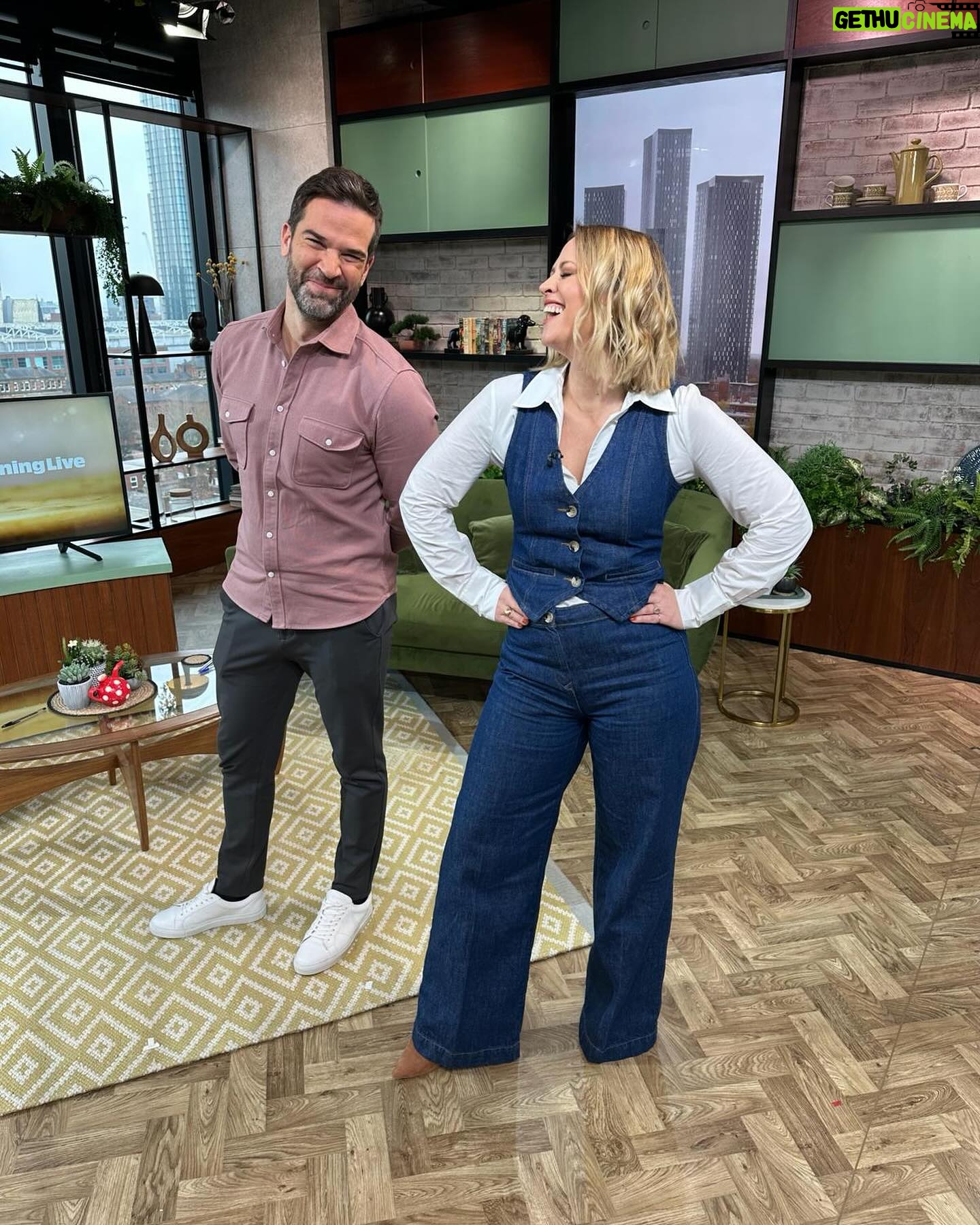 Kimberley Walsh Instagram - Last @bbcmorninglive for a little while as I have some business to attend to π€πͺ©π΅π―ββοΈ What a fab series so far and always love sharing the studio with so many incredible women (and Geth) π Happy International Womenβs Day π©·