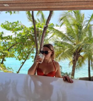 Kimberley Walsh Instagram - A bajan delight 🇧🇧🍹🏝️🌊🐚🌅

The perfect place to reset and spend some quality family time before I start tour rehearsals next week! 
It really is our happy place 💫

Gonna miss you @portobello_villa_barbados I found this little gem on the west coast and we will definitely be back! Not an ad just found it by chance and it was such a fab little spot 🫶🏼💫

Thanks for looking after us @liveinbarbados #luxuryvillasinc www.luxuryvillas.inc