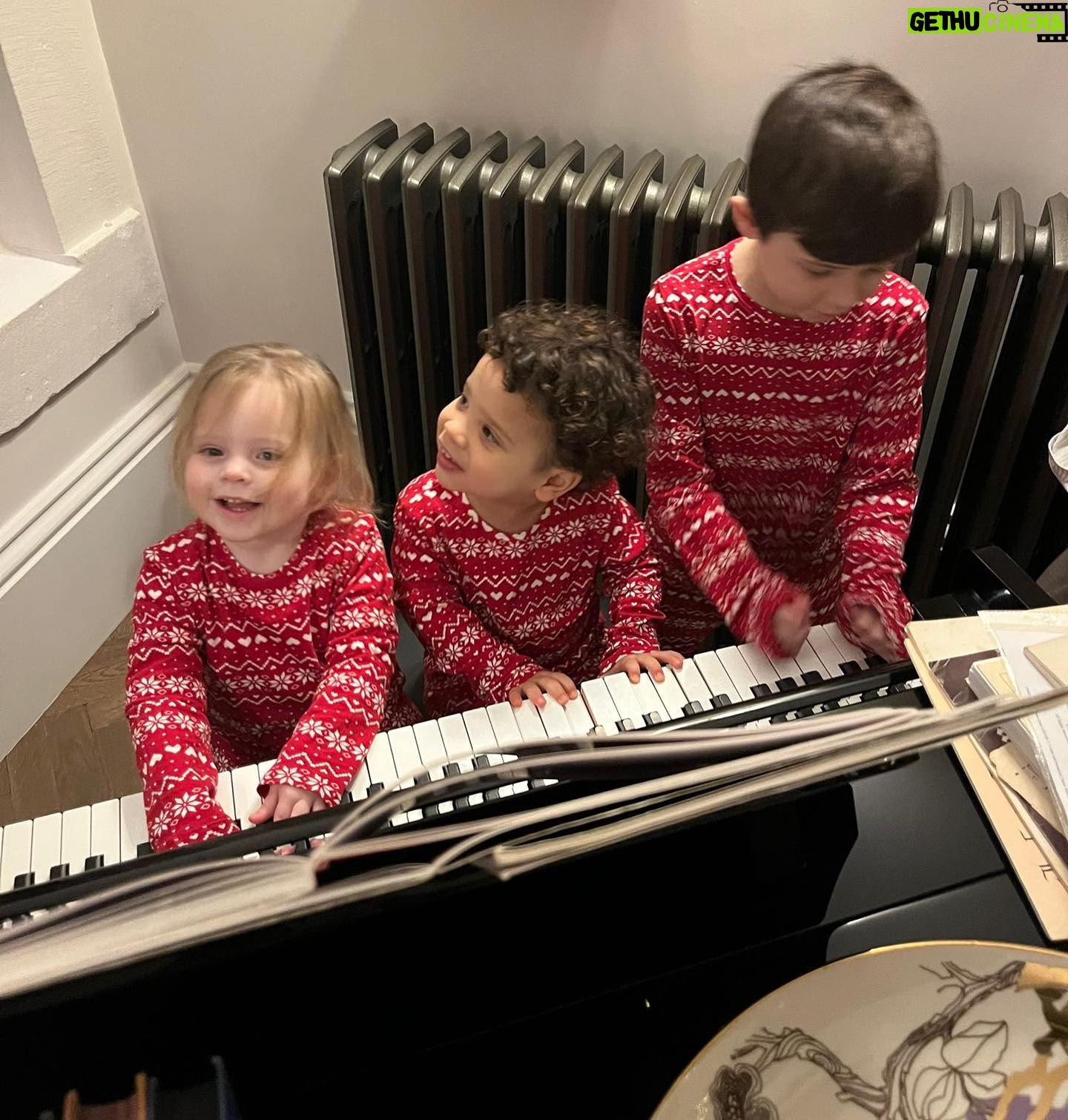 Kimberley Walsh Instagram - Christmas at the @thecountryhousediaries truly was something special 🎄⛄️✨ …been dreaming about my first visit to this place since I started watching my lovely friends @thebenforster and @paullongman80 embark on this dream renovation and honestly it’s just absolute perfection 🤩. Boys you have literally thought of EVERYTHING. What a Christmas ✨✨✨✨✨