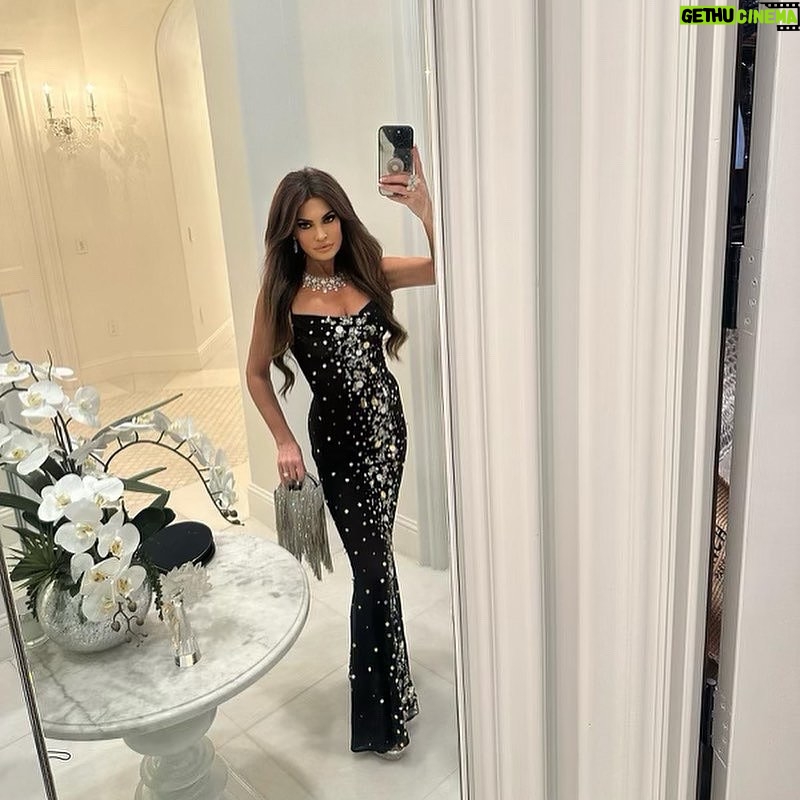 Kimberly Guilfoyle Instagram - The 4th Annual Gala, A Golden Evening for a Golden President, honoring President Donald J. Trump was a smash. Honored to share words of inspiration amidst a gathering of remarkable women dedicated to representing his Vision. @trumpettesusainc @retrofete #0047willsaveamerica #goldeneveningforpresidenttrump #theTrumpettes