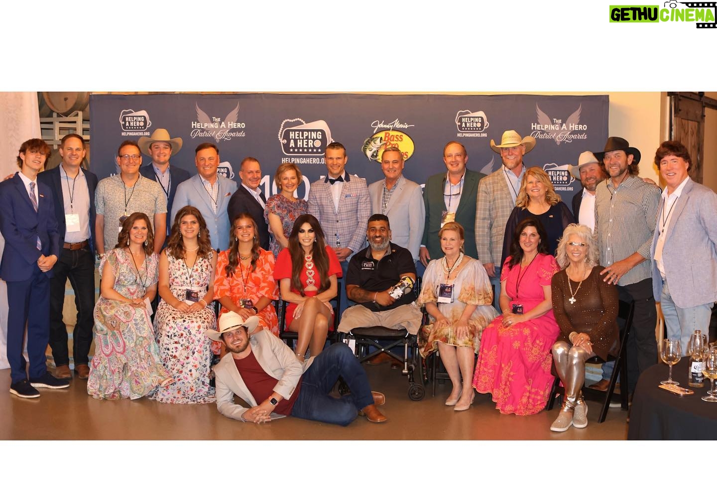 Kimberly Guilfoyle Instagram - Such an incredible, inspiring, and important event with @helpingahero . Every day, I’m more and more encouraged by the energy and enthusiasm of Americans from all corners of country who are stepping up when it matters most to help our veterans, their families, and their communities. America First, always 🇺🇸