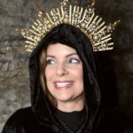 Kimberly Williams-Paisley Instagram - Happy International Women’s Day! Hope you feel like the queen that you are today. 👑👑 #internationalwomensday H/m/u and photo by fabulous female and friend @lauragodwinland wardrobe by my soul sister @jenniferkempwardrobe