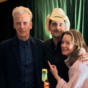 Kimberly Williams-Paisley Instagram - Thank goodness a Doctor was in the house for the show last night! And what a kind and generous Time Lord he is. Thank you Peter Capaldi 🙏🏻🙏🏻❤️😁

#doctorwho #doctorwhofandom #thedoctor #London #timelord