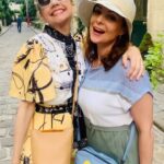 Kimberly Williams-Paisley Instagram - It’s my BFF soul sister Suzy’s birthday today!! Join me in sending good wishes to @sukiyeagley. She’s a burst of sparkle firecracker joy and love and she adds so much to my life!!! I love you Suz! 🌈❤️🧨🎉🌸👏🏻🐓🔥☄️🎊💗