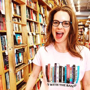 Kimberly Williams-Paisley Instagram - Who doesn’t love a great Indie bookstore?? @parnassusbooks  #independentbookstore #independentbookstoreday #indiebookstore #indiebookstoreday 📚📚📚