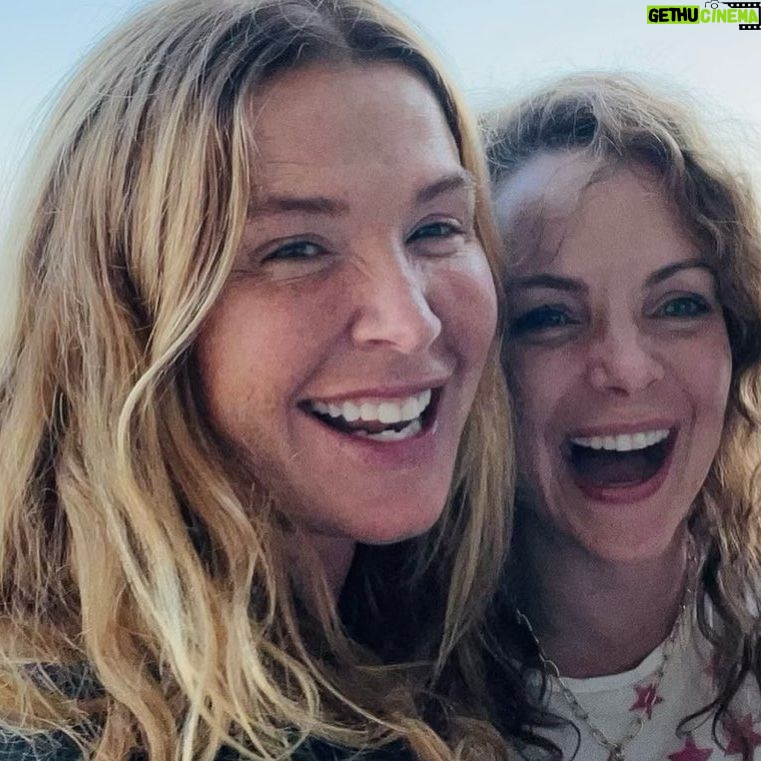 Kimberly Williams-Paisley Instagram - Now and then!! Such a fun reunion with my #relativity sisters @therealpoppymontgomery and @janewadams last night. We laughed so hard we cried, and without any of the booze weβd had in those earlier pics!! ππ₯΄ πΈ credit by camera-shy Janie β€οΈβ€οΈ #oldfriends ππ»ππ»