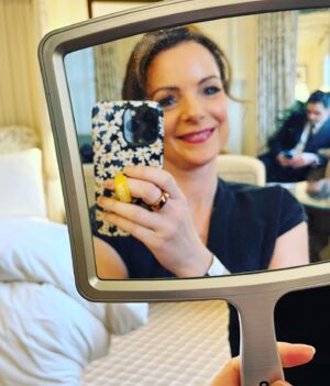 Kimberly Williams-Paisley Instagram - Happy Valentine’s Day to my love. He’s super into me. ❤️❤️❤️

#valentines