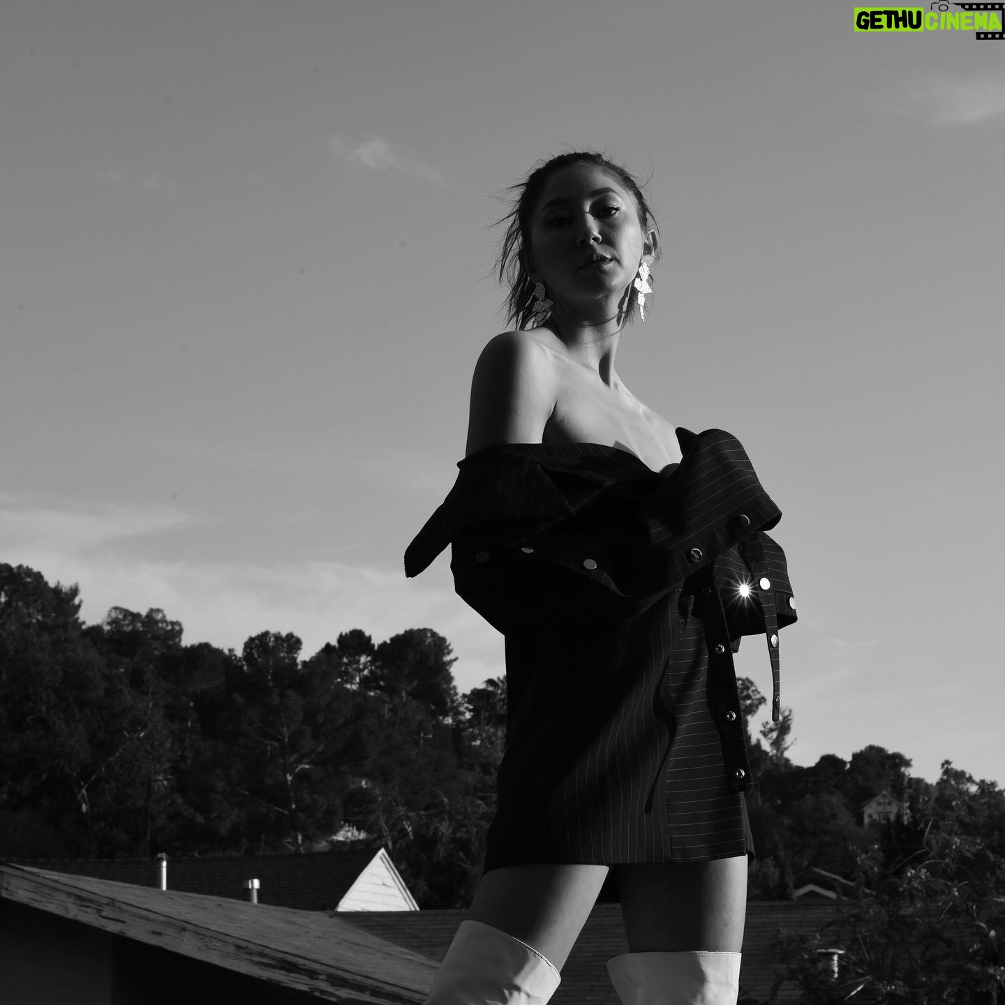 Kimiko Glenn Instagram - moody moment for ur sunday feed 🖤 @shervinfoto