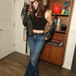 Kira Kosarin Instagram - you can have your space, cowboy 🚀🤠 ft mom’s hat from the early 2000s, dad’s jacket from the 80’s, my cowboy boots from when I first moved to LA in 2010 that I wore to every audition, and Noodle the elephant in his new hat 🐘