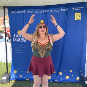 Kirsten Vangsness Instagram - Part Two of @lalovesalexs @alexslemonade I feel so fortunate that I know such dear folks who will come out to to participate with this organization. This was a day of food art and joy in the name of helping small humans who need the most help. Go team! 💙🍋💙🍋💙🍋