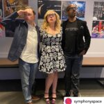 Kirsten Vangsness Instagram - A whirlwind weekend trip 🇨🇦➡️🇺🇸➡️🇨🇦to have the Joy Delight Honor and Pleasure last Saturday at the @irvinebarclay with @selected_shorts reading stories and hosting with these two divine artists. It was recorded so you’ll be able to give it a listen eventually on the @selected_shorts podcast or wherever you find your public radio. Also shout out to the @irvinebarclay staff of wonderful humans who were a delight to meet afterwards. Make art. Repeat. 💥