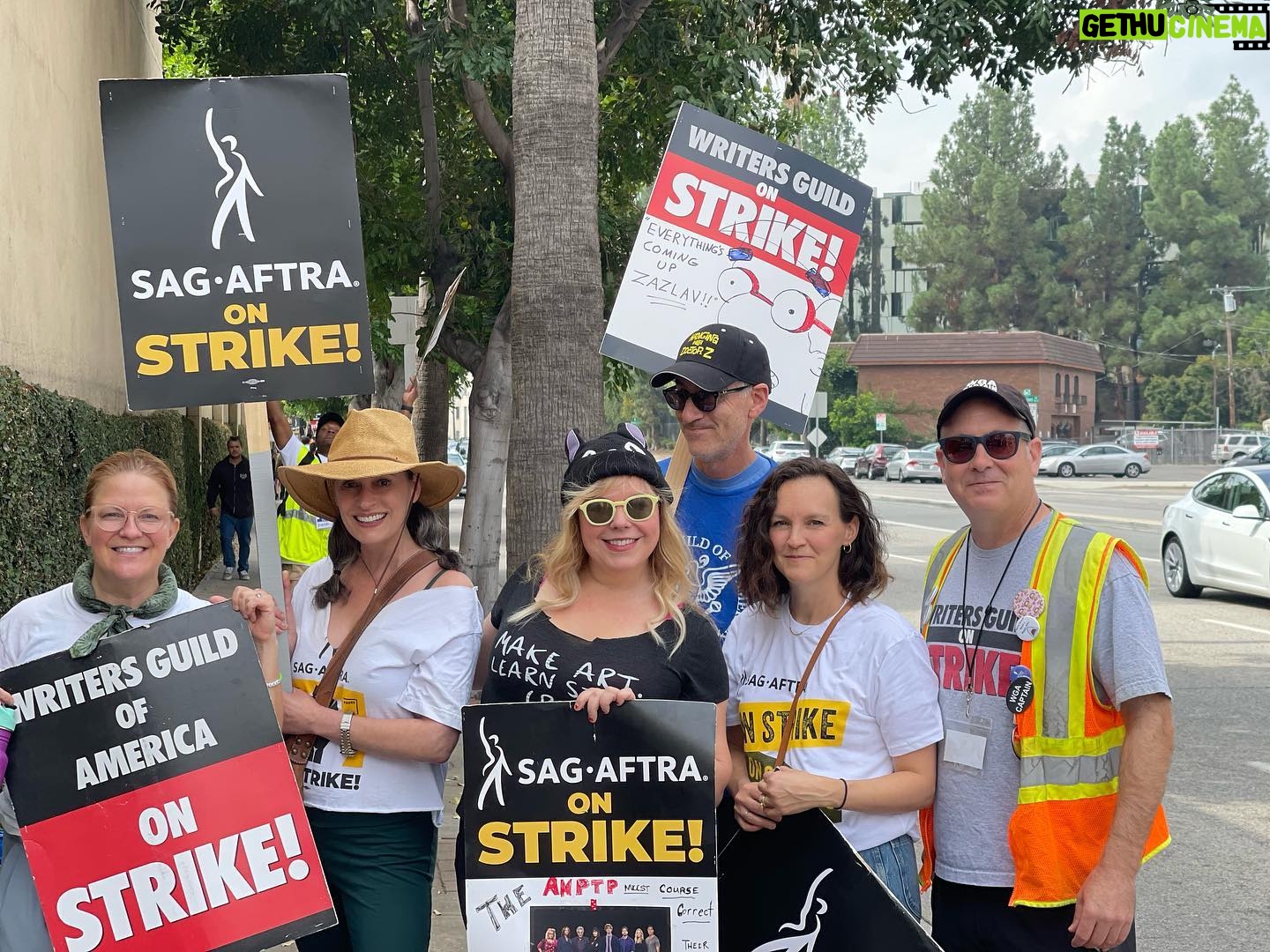 Kirsten Vangsness Instagram - As @pagetpagetgram perfectly described the picketing today as a “barn dance” you swing about and keep encountering another person passionate about fair wages and art. Super great to do it with my sweet PB, @thecarlagallo @kkcarpy and the #wgastrong strike captain of our hearts @drlawyercop #sagaftrastrong #sagaftrastrike #wgastrike
