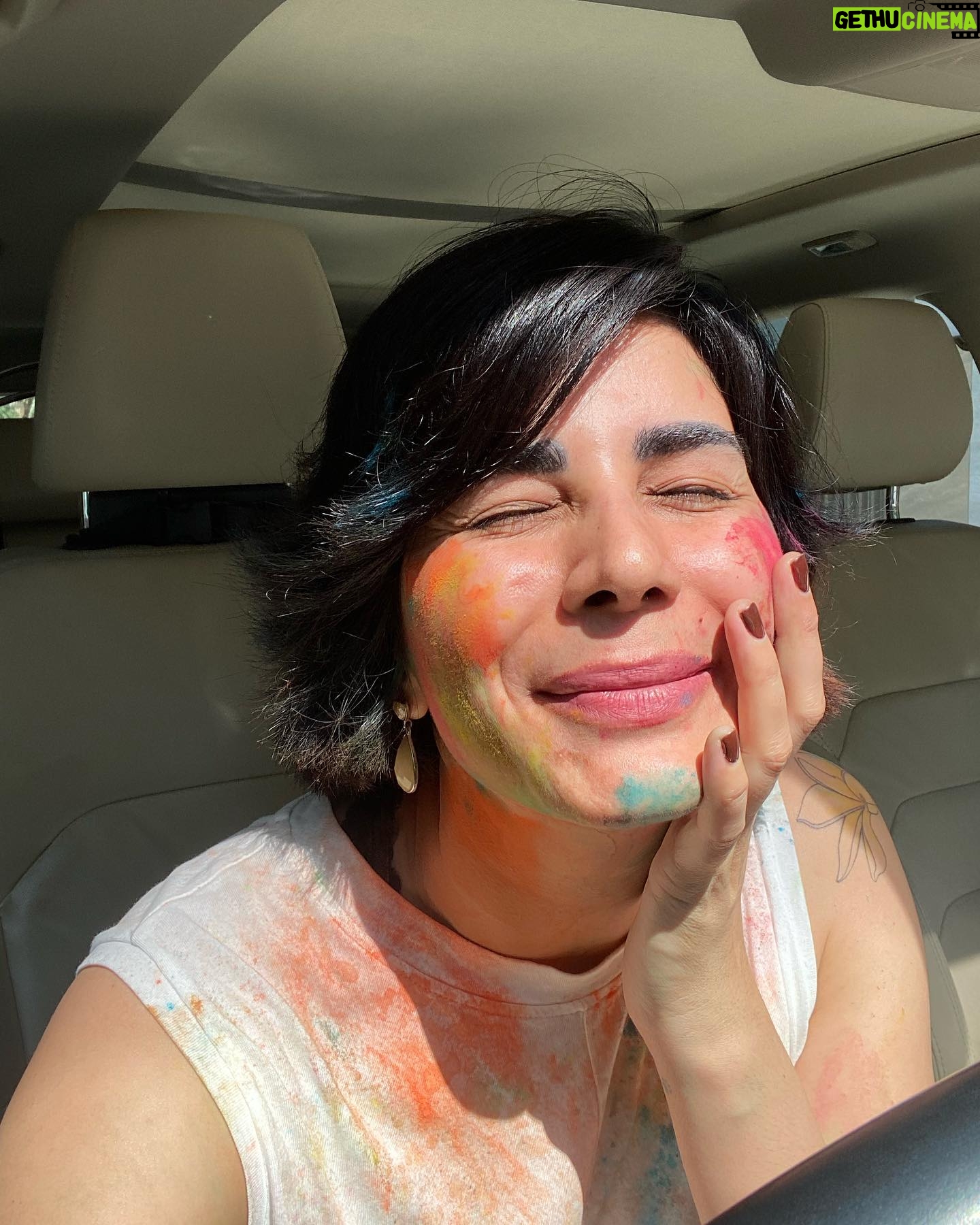 Kirti Kulhari Instagram - #happyholi everyone ❤️ adding a little colour to your life from mine 🫶