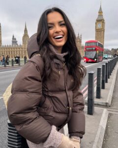 Klaudia El Dursi Instagram - #londoniscalling 🤍