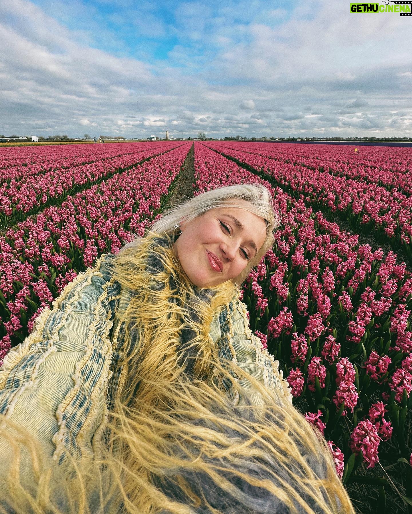 Klavdiya Vysokova Instagram - А за окном май!!! Всех с праздником 🌷
