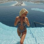 Klavdiya Vysokova Instagram - Девочка: выбирает новый купальник перед путешествием; женщина: выбирает новое путешествие, чтобы показать свой купальник 😀 @incantoofficial 👙 💓 Реклама. Рекламодатель: ООО Валькирия. ИНН: 7714461602. ОГРН: 207700228504. ERID: 2SDnjcSdyTo