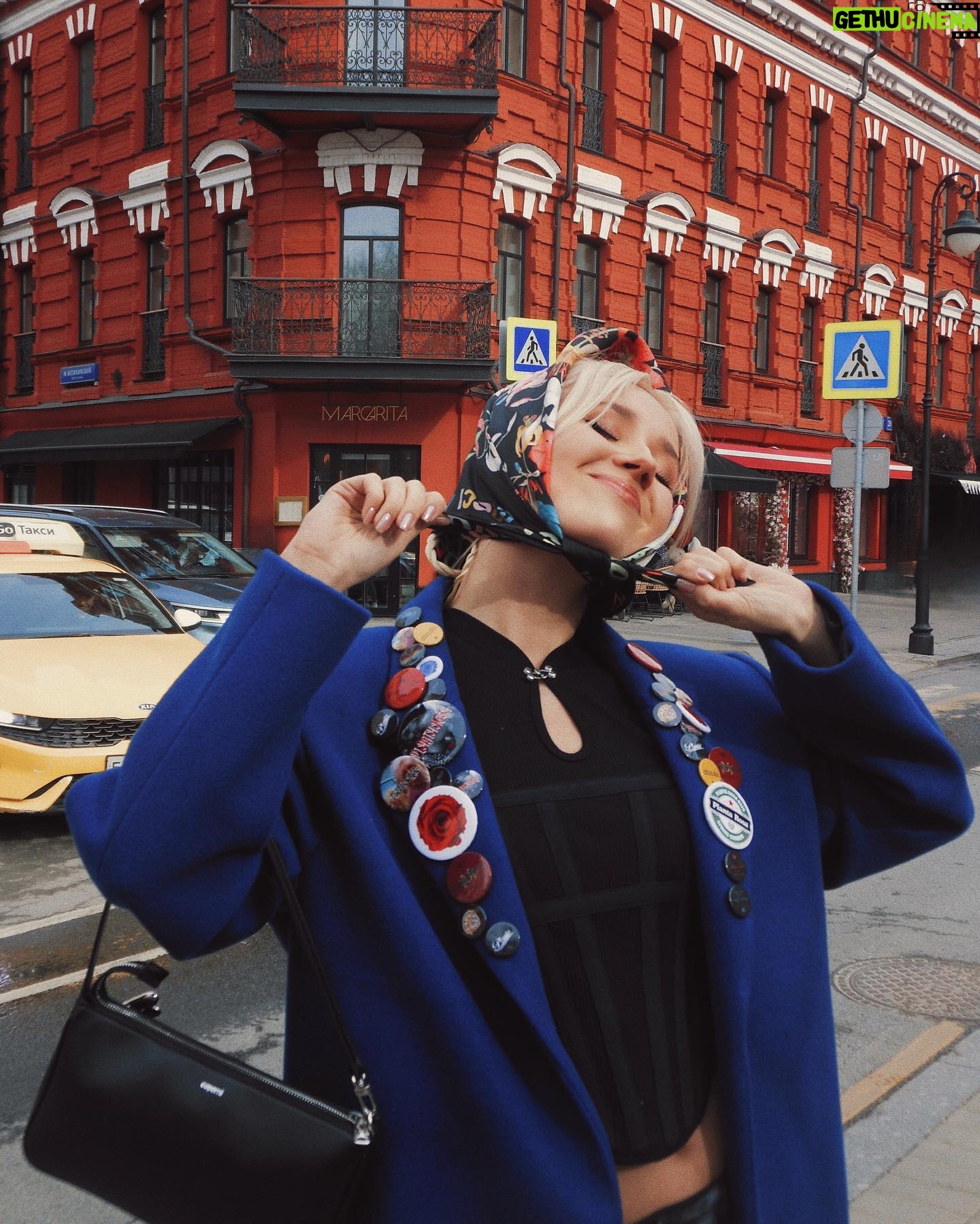 Klavdiya Vysokova Instagram - Кто угадает название моей следующей песни: там всего 2 слова, одно из которых «НЕТ»👇🏼