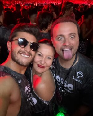 Klebber Toledo Instagram - Espero que o próximo carnaval chegue logo🤩❤️🎉✨