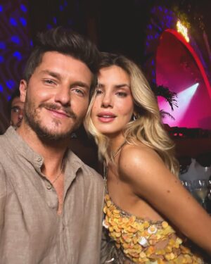 Klebber Toledo Instagram - Pronto pra 2024🚀🤘🏻✨ HNY… 
.
.
@reveillon.amore