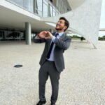 Klebber Toledo Instagram - Juntos pela cultura, pela ancestralidade do nosso povo, pela proteção da natureza e dos direitos humanos… temos muito trabalho pela frente✊🏻🙌🏻🚀✨