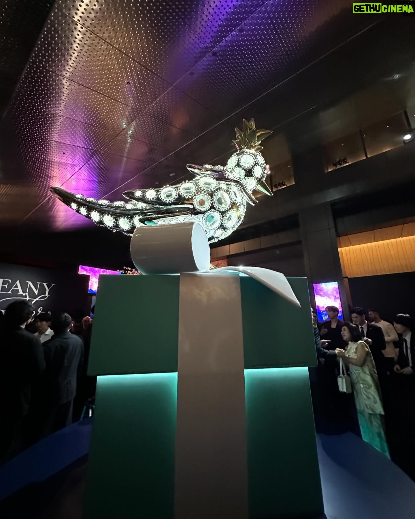 Klebber Toledo Instagram - History is made by people who believe in their dreams💎 #TiffanyWonder #tiffanyexhibition #tiffanypartner