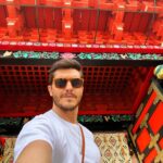 Klebber Toledo Instagram – Lindo e sagrado… Esse é o Santuário Kanda Myojin um lugar com uma energia única onde pude orar, conhecer um pouco mais da cultura japonesa e junto da família @tiffanyandco latam tomar um chá de matcha e sakura.
