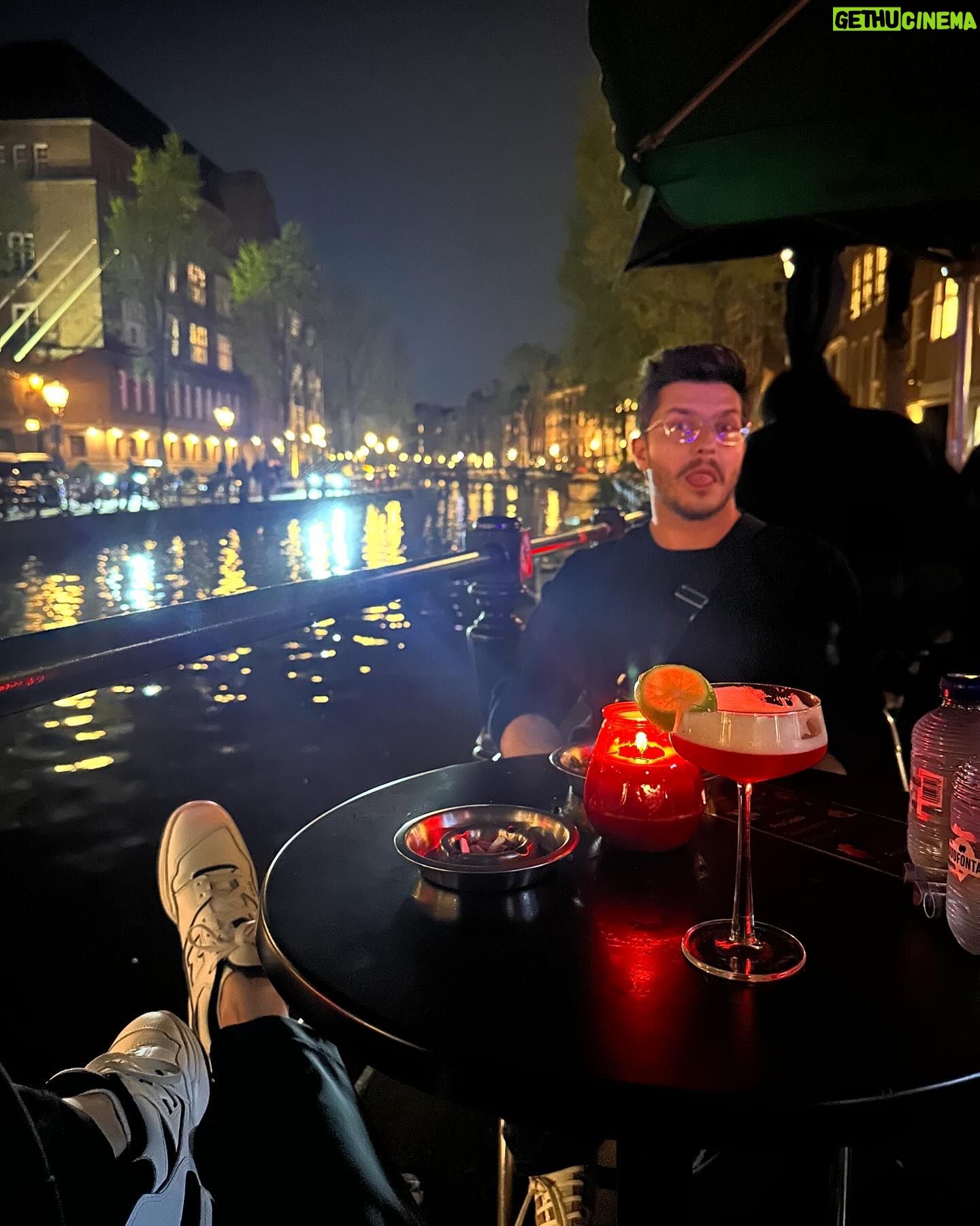 Klebber Toledo Instagram - Amsterdam a primeira vez a gente nunca esquece… foi rápido mas foi doce, incrível e inspirador, que cidade linda! Nos vemos de novo em breve👊🏻🧇✨