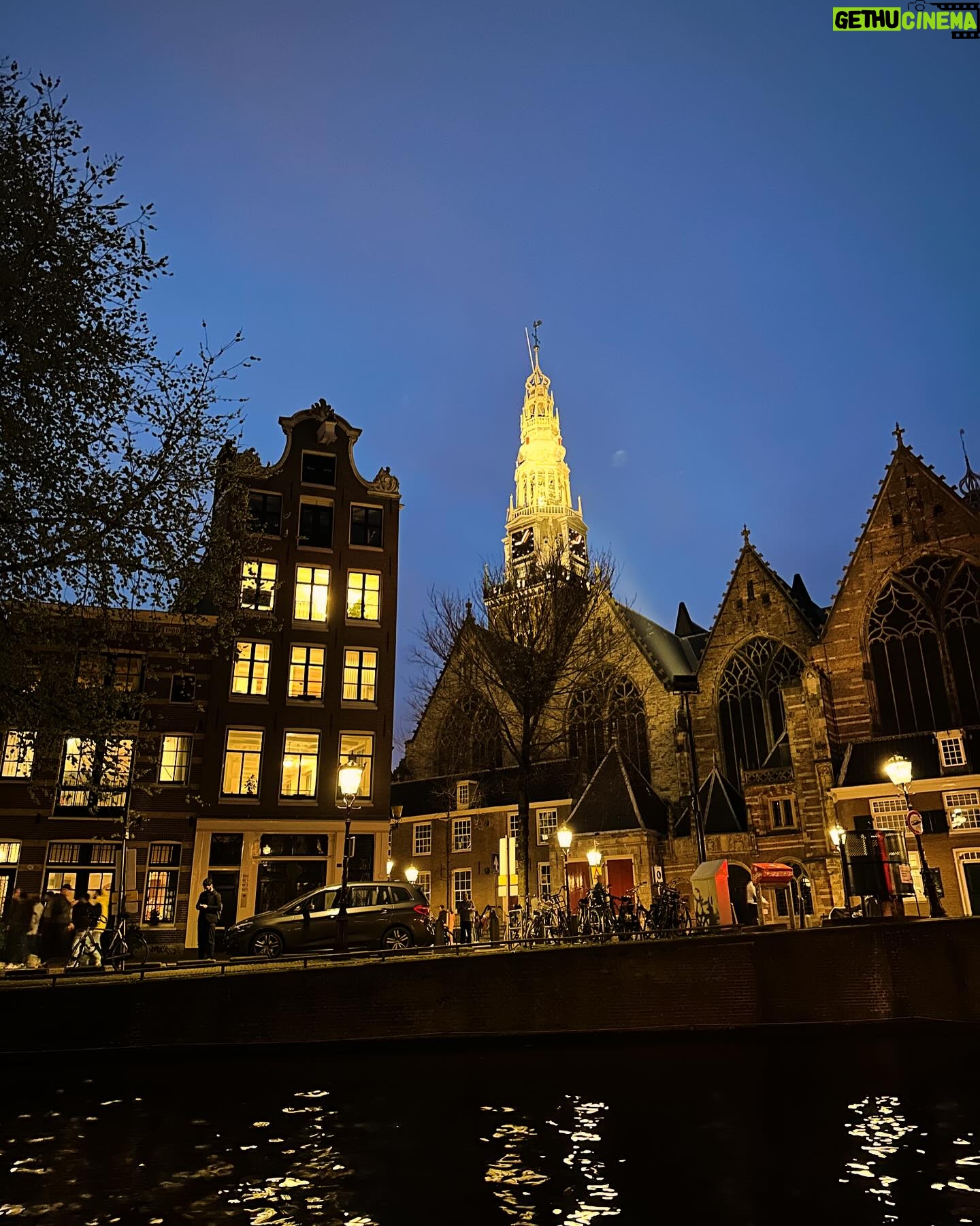 Klebber Toledo Instagram - Amsterdam a primeira vez a gente nunca esquece… foi rápido mas foi doce, incrível e inspirador, que cidade linda! Nos vemos de novo em breve👊🏻🧇✨