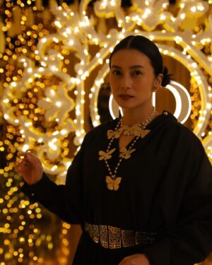 Ko Shibasaki Instagram - 本日12/1~開催
魔法のようなひとときを過ごせる「ガーデン オブ ドリームズ」🌹
ディオールを象徴するアイテムが揃うブティックや、
毛利庭園には光輝く“ディオール ツリー”も🎄

パリを代表するチュイルリー庭園にインスパイアされたホリデー限定のメイクアップコレクションなど、ディオールを象徴するアイテムが並ぶブティックが出現💄

〈開催概要〉
ディオールホリデーイベント「ガーデン オブ ドリームズ」
開催期間 : 2023年12月1日(金)~ 2023年12月17日(日) 11:00 ~ 20:00(最終入場19:20)
※12月17日(日) 17:20最終入場 /17:30 最終オーダー 18:00 CLOSE (最終日)
住 所 : 東京都港区六本木6-10-1 六本木ヒルズアリーナ/毛利庭園

#DREAMINDIOR
#DIORHOLIDAYS
#SupportedByDior
#ガーデンオブドリームズ
#ディオールファインジュエリー