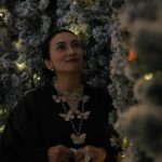 Ko Shibasaki Instagram - 🎄ホリデーシーズン🎄 六本木ヒルズアリーナに12/1から期間限定オープン✨ クリスチャン・ディオールが愛した、パリのチュイルリーガーデンをテーマにした「GARDEN OF DREAMS -ガーデン オブ ドリームズ-」🌹 素敵空間過ぎて、良い香りまでして、終始ときめいてしまった🥹💖 J'aime cela😻 #DREAMINDIOR #DIORHOLIDAYS #SupportedByDior #ガーデンオブドリームズ #ディオールファインジュエリー